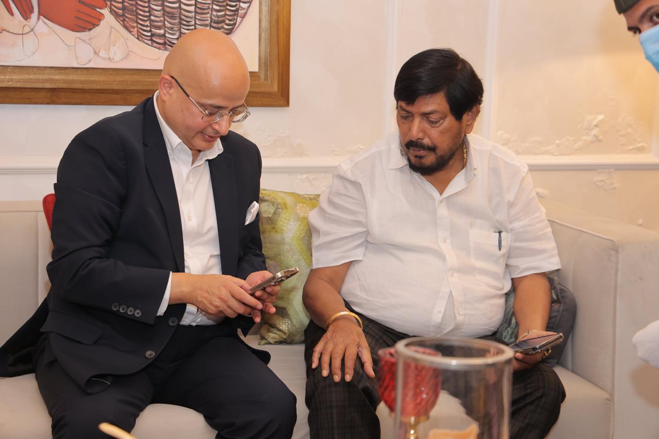 Shri Ramdas Athawale & Vivek Malhotra.jpeg